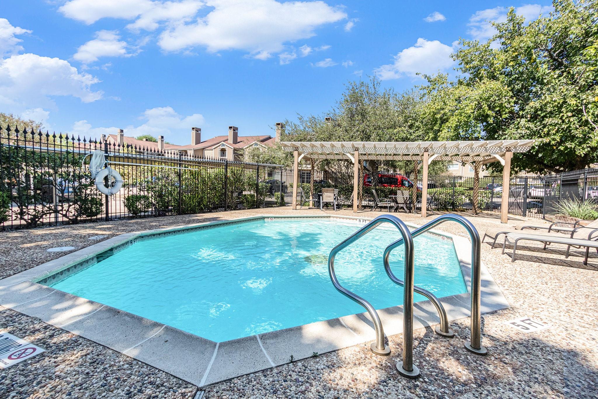 1880 White Oak Drive # 111