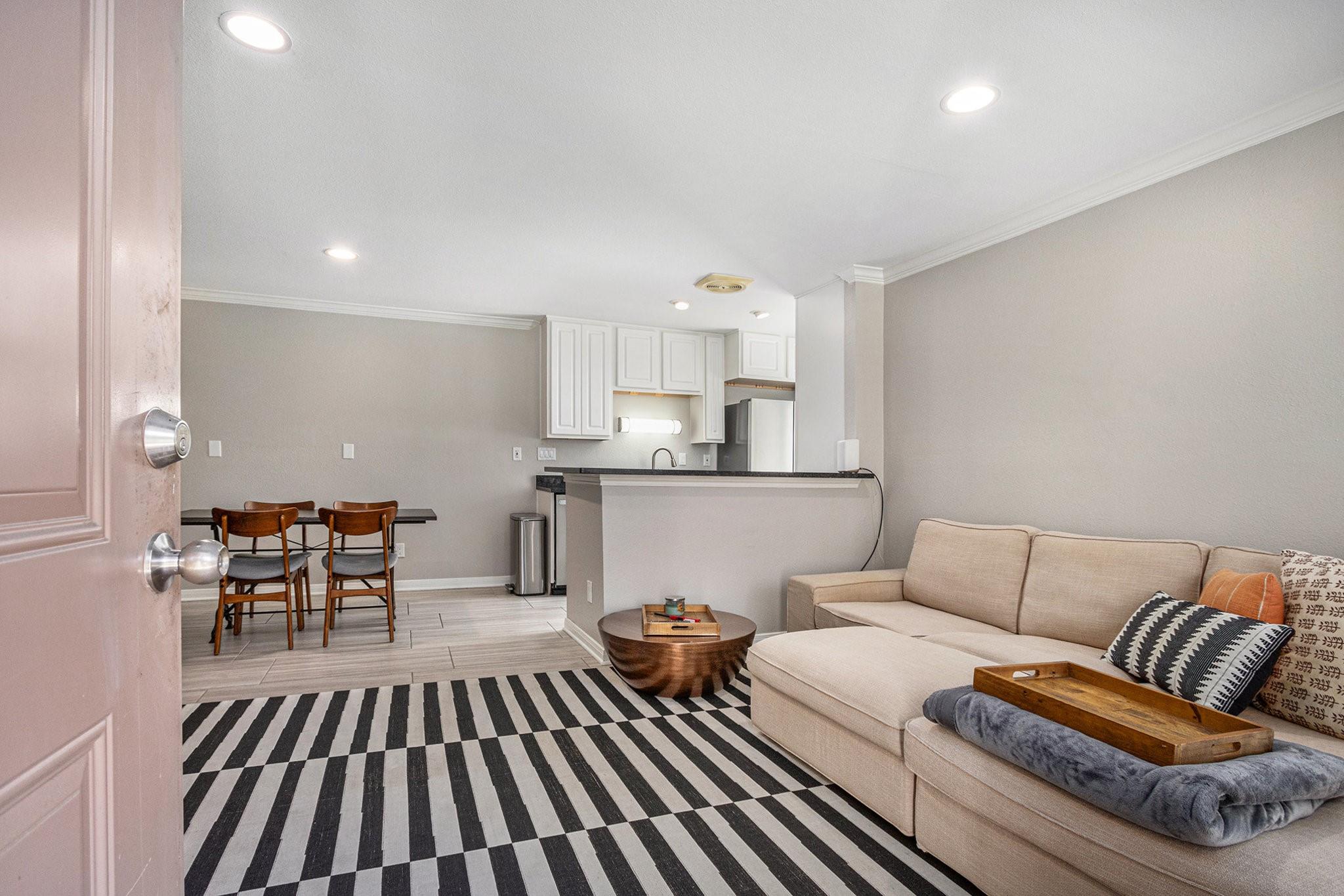 1880 White Oak Drive # 111