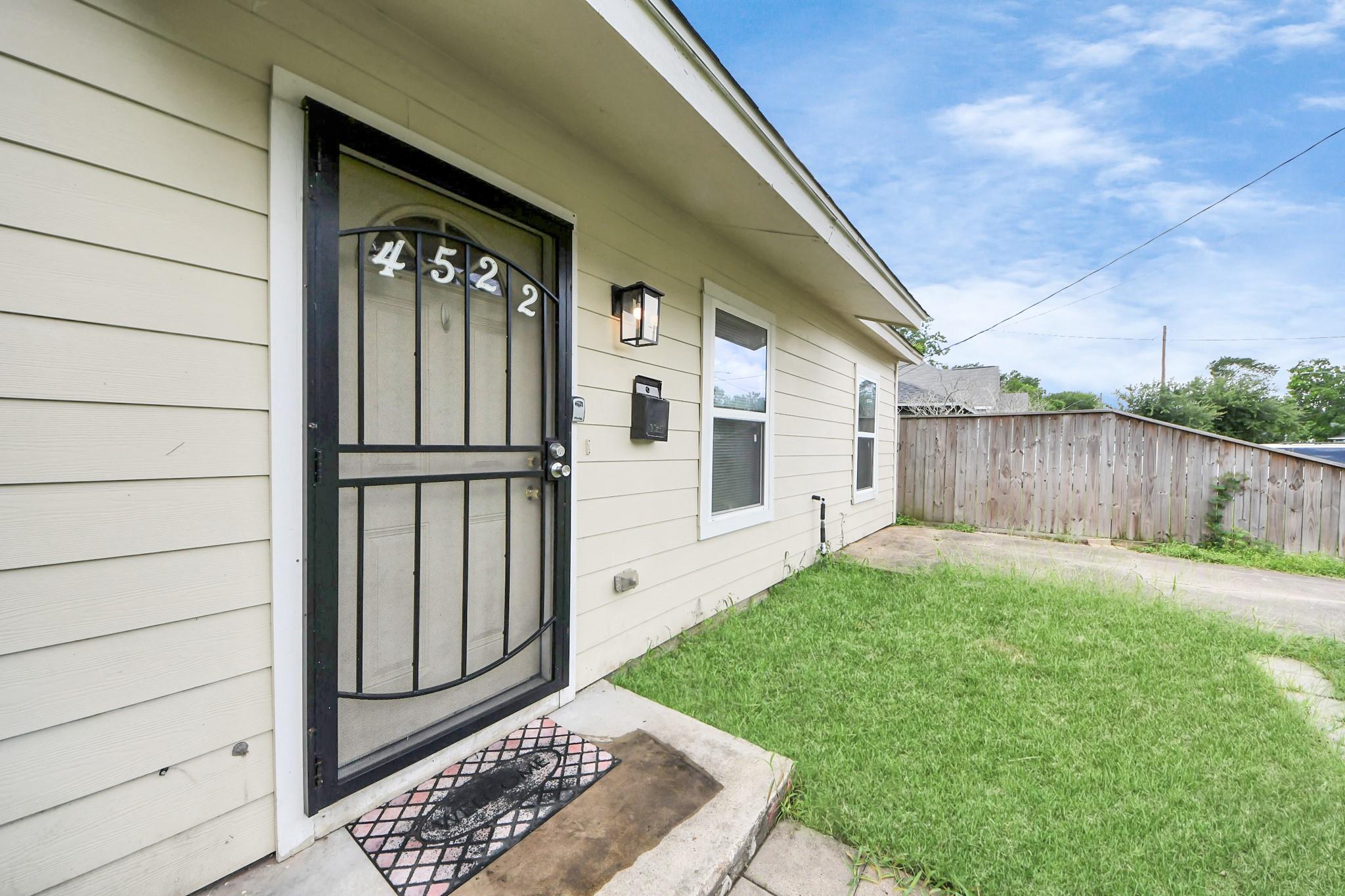 4522 Larkspur Street