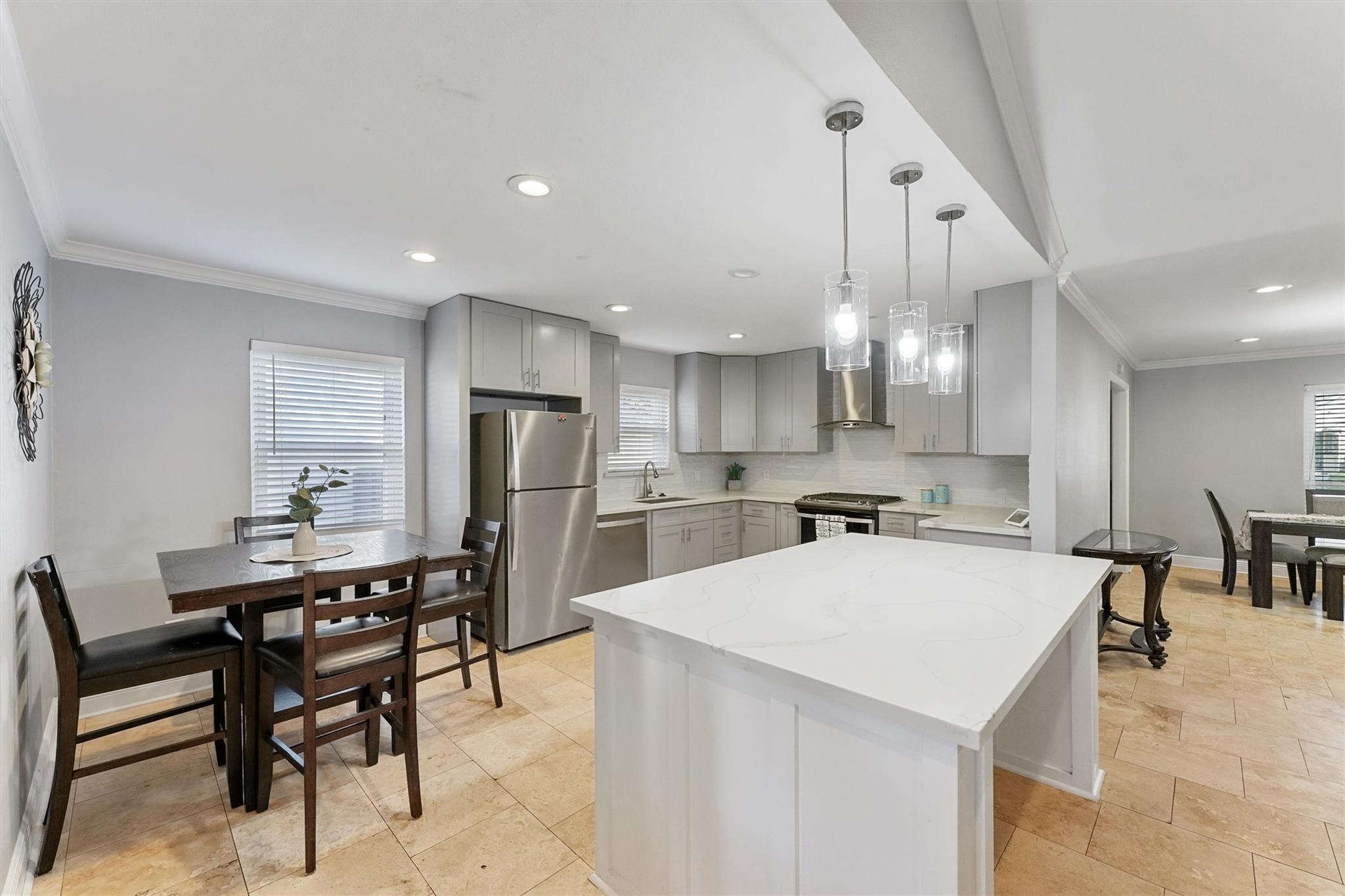 10719 Del Monte Drive