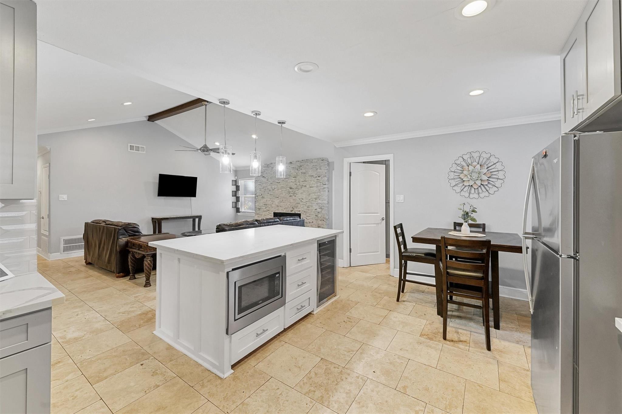 10719 Del Monte Drive