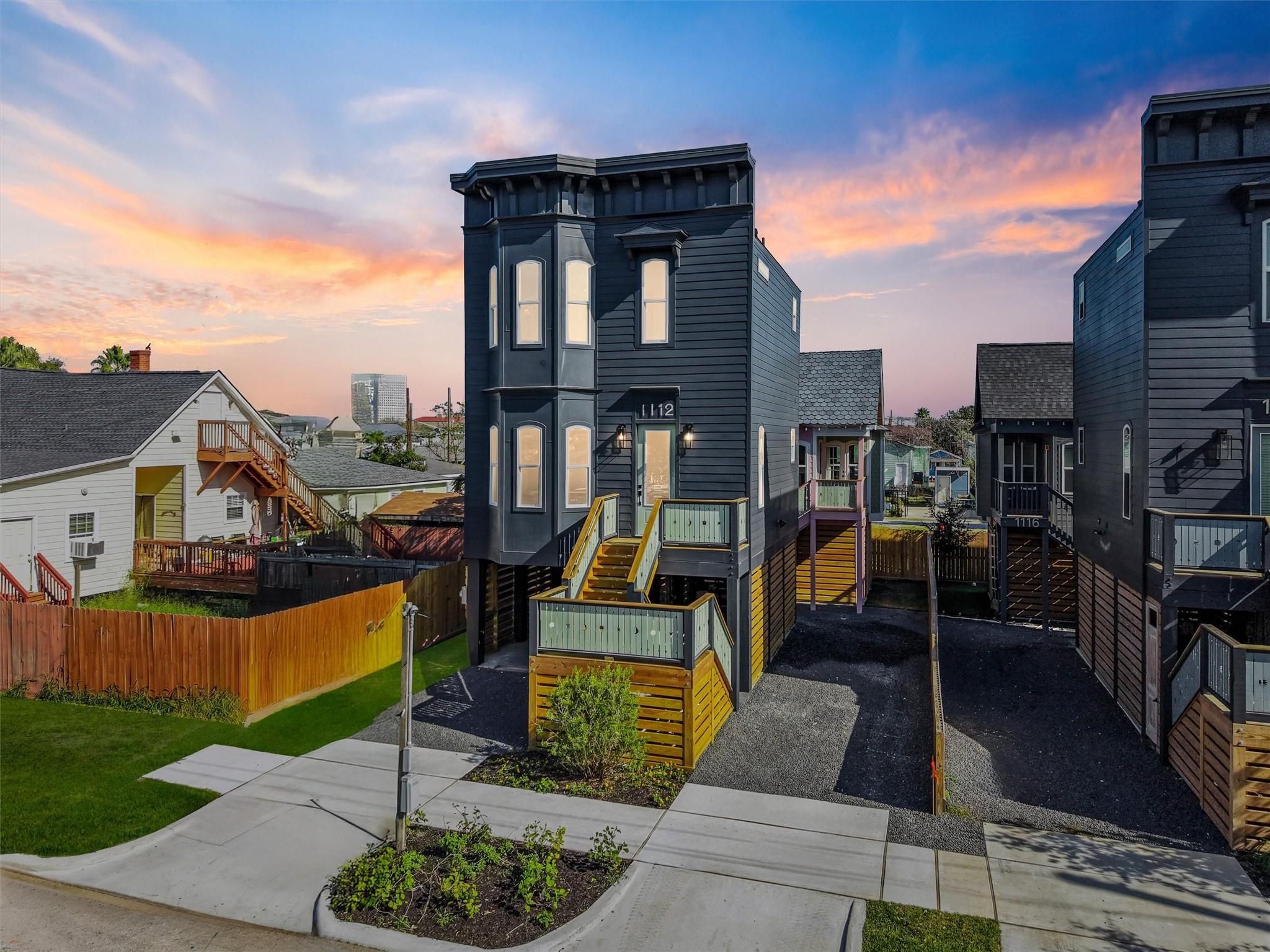 1112 30th St # B Unit: A-B