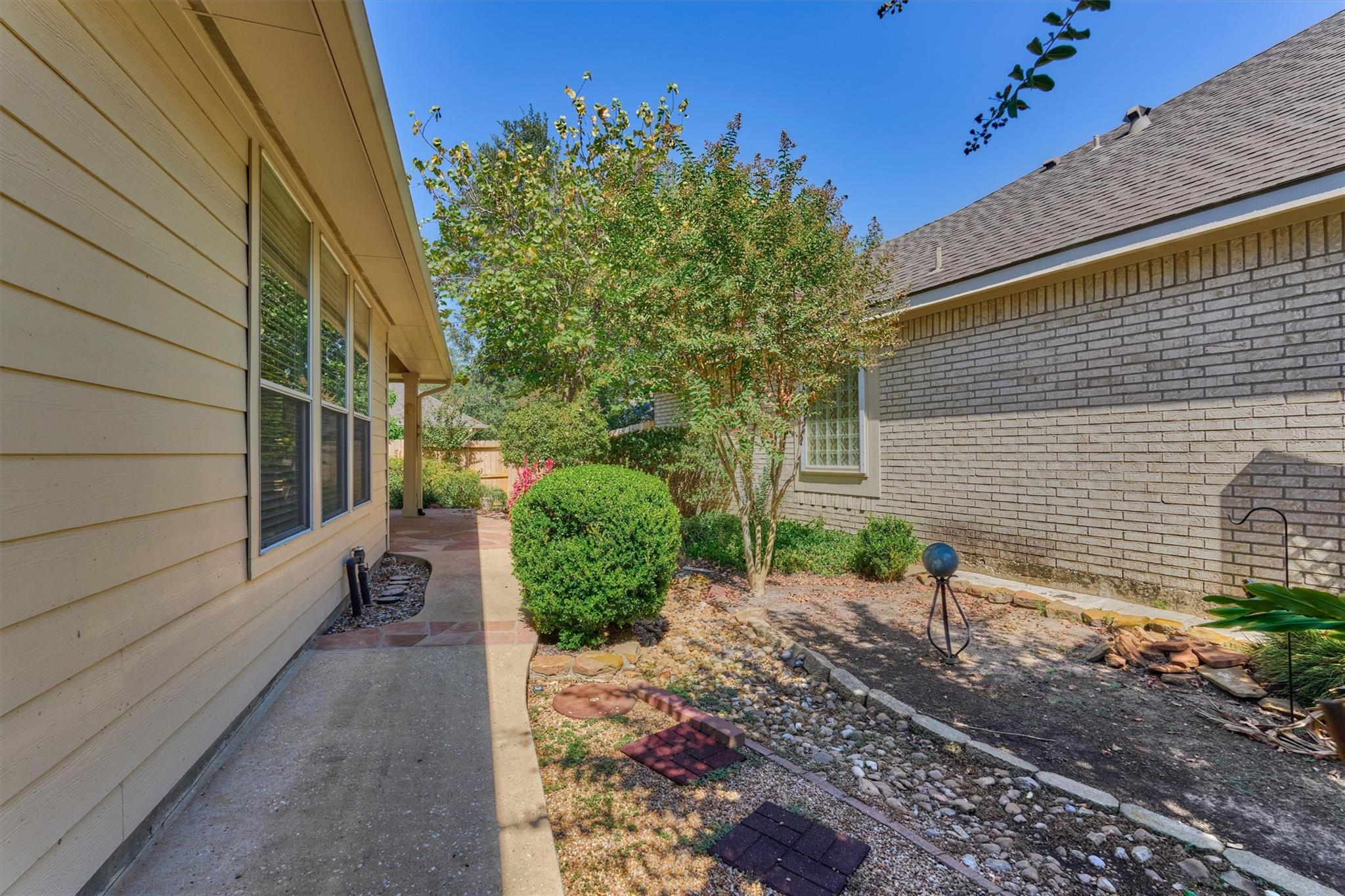 175 W Lilac Ridge Place