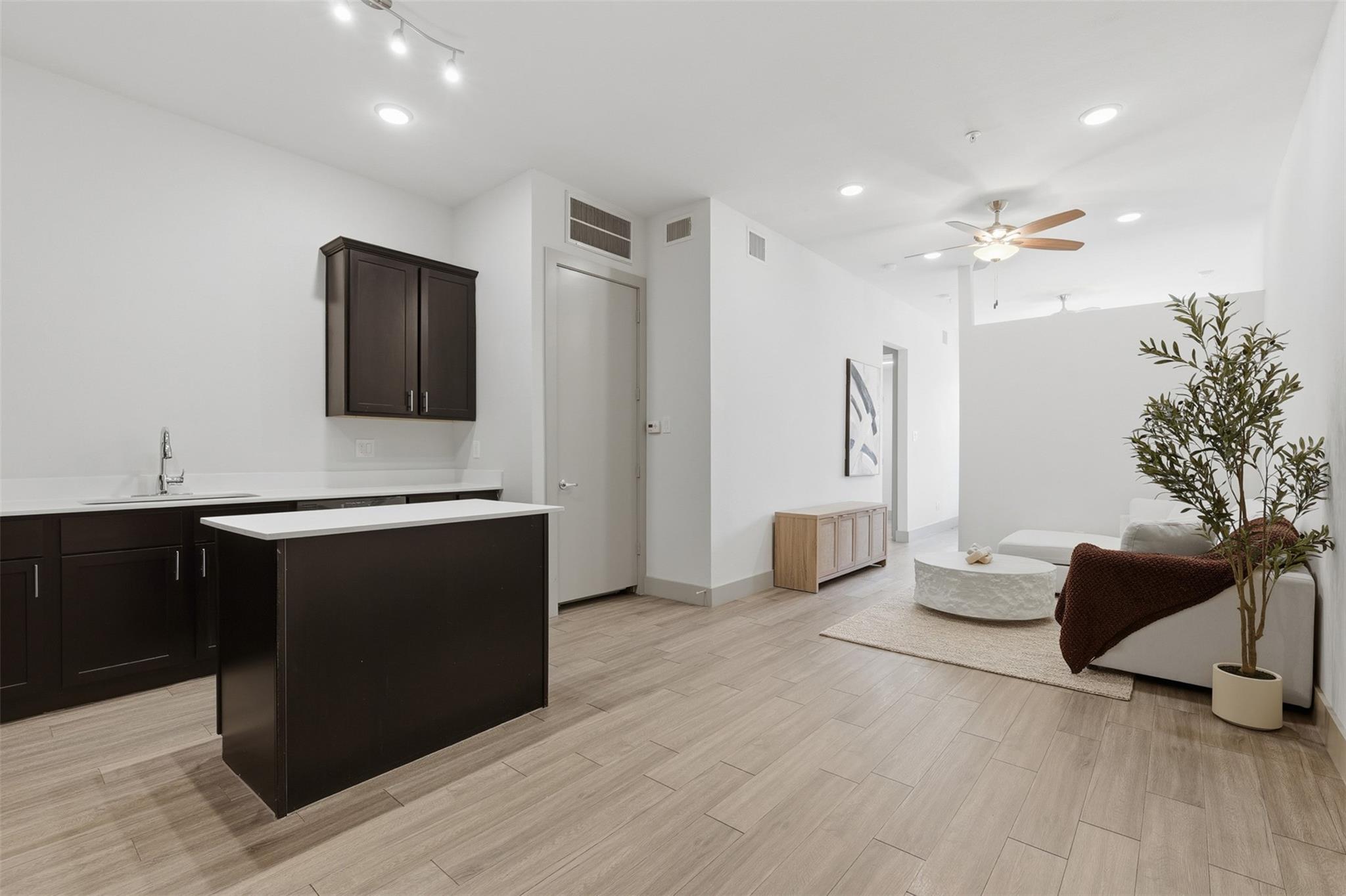 4509 Mount Vernon Street # 7