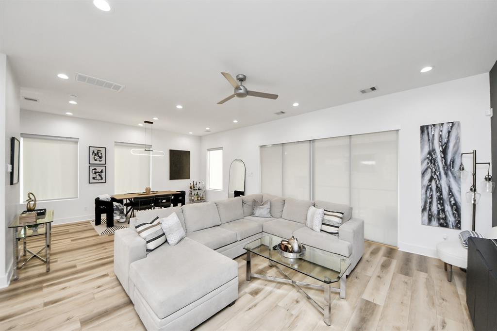 1044 W 17th Street