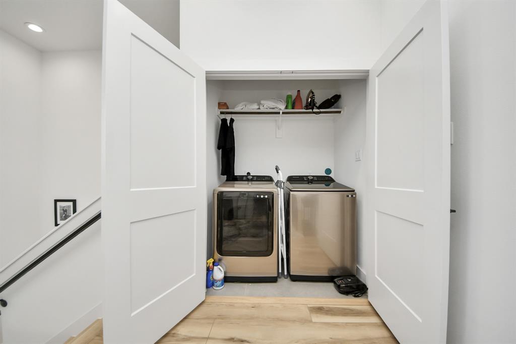 1044 W 17th Street
