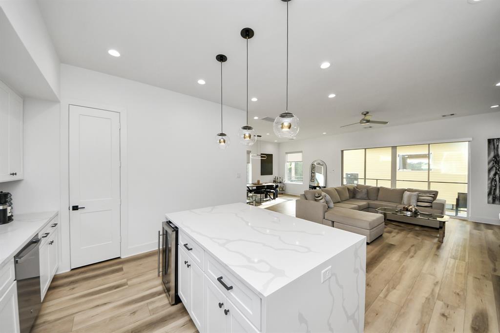 1044 W 17th Street