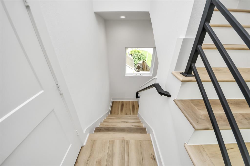 1044 W 17th Street