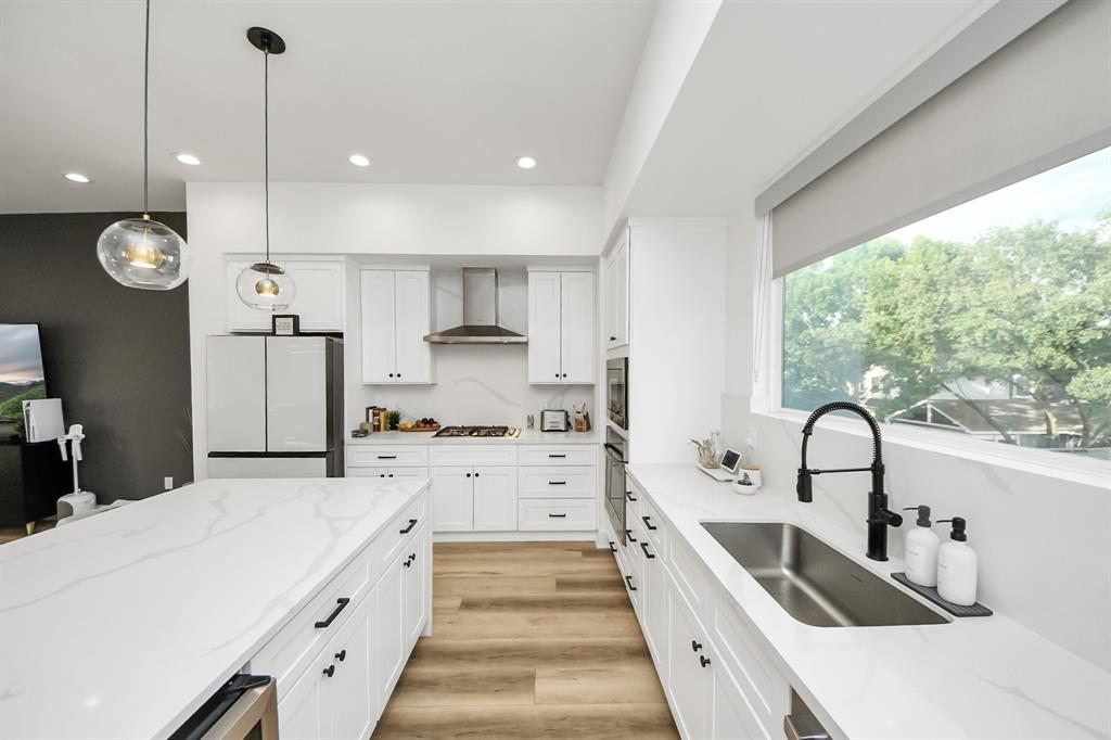 1044 W 17th Street