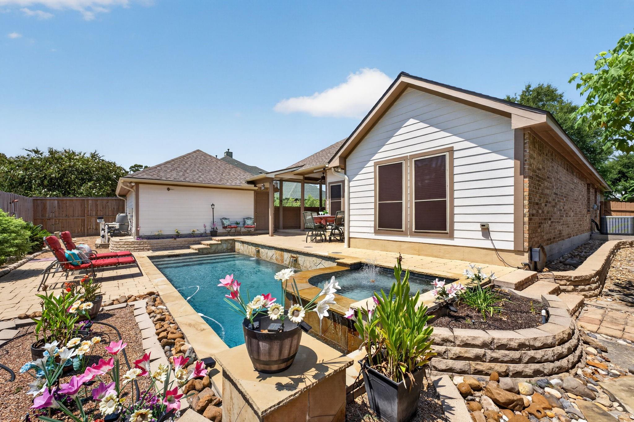 514 Oak Ridge Grove Circle