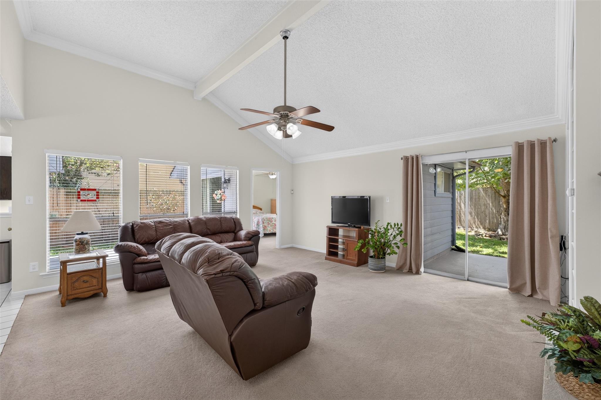 28 S Rain Forest Court