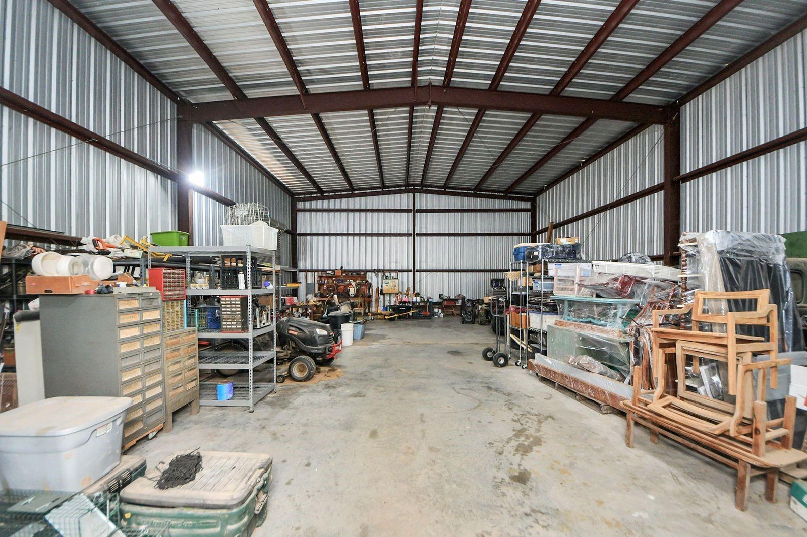 5360 Muske Lane, Pattison