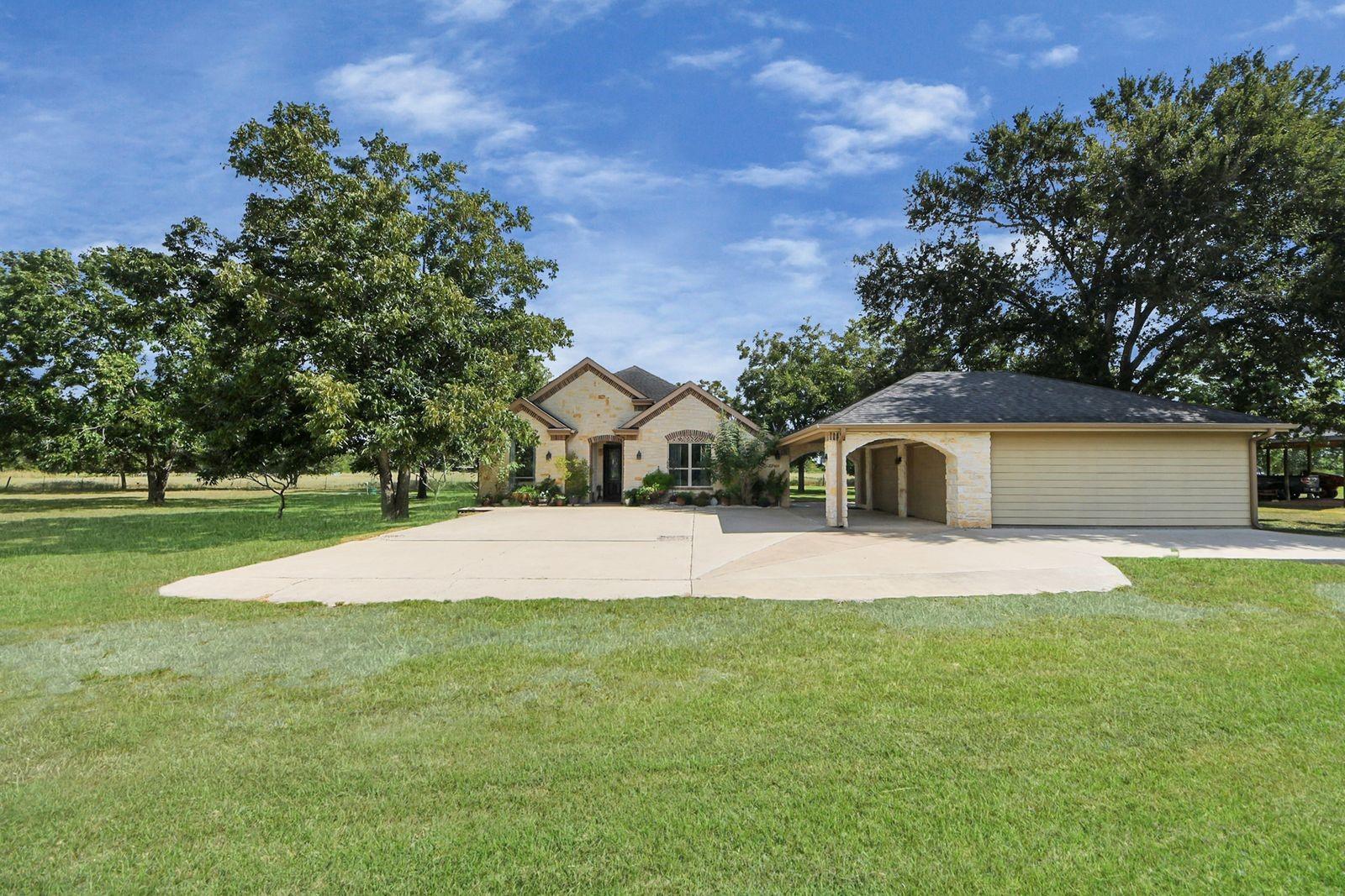 5360 Muske Lane, Pattison