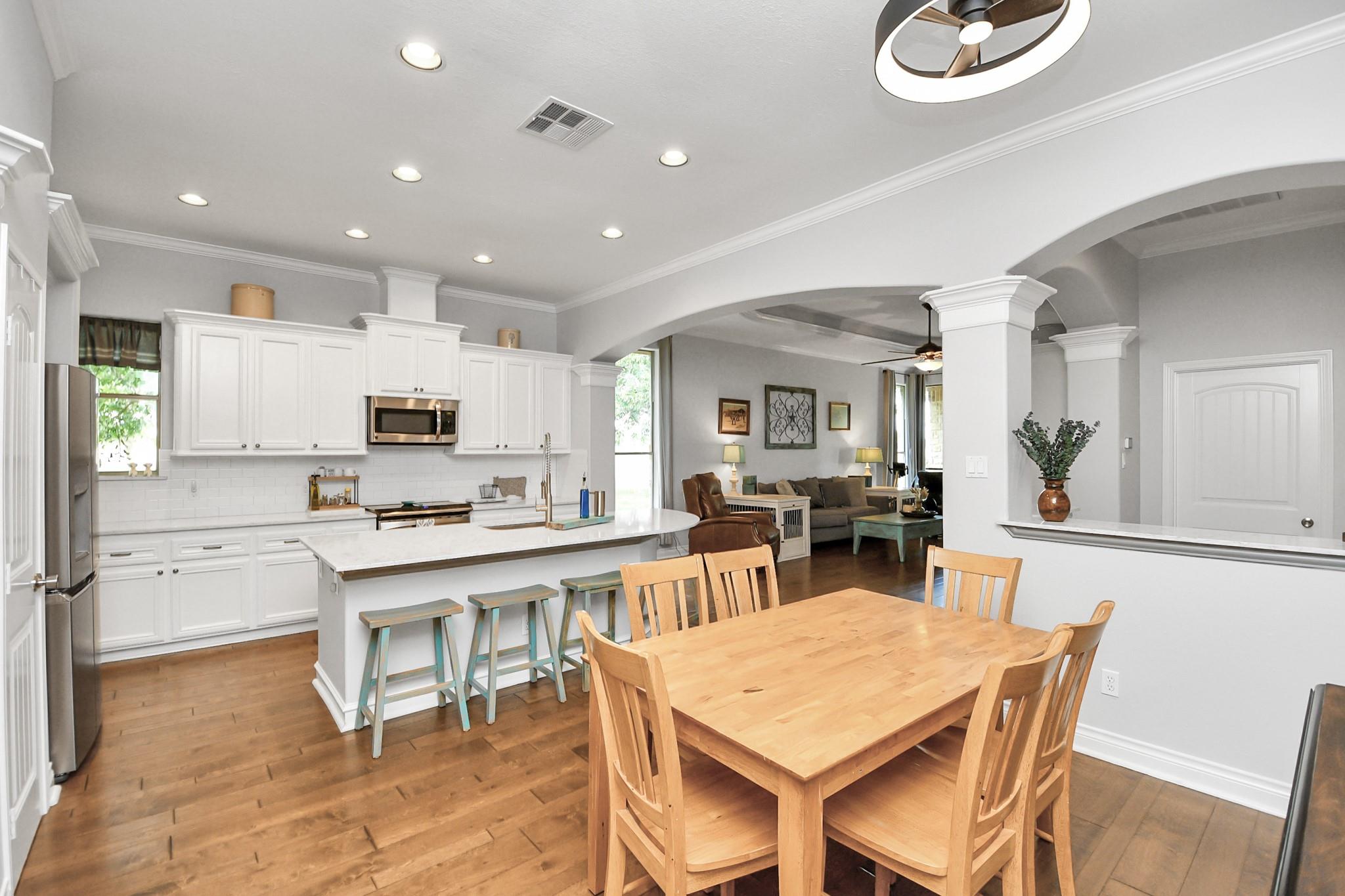 5360 Muske Lane, Pattison