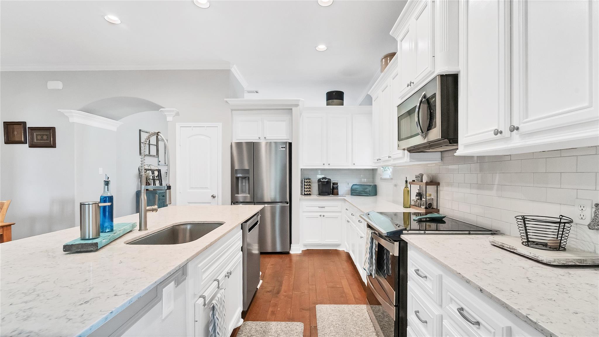 5360 Muske Lane, Pattison