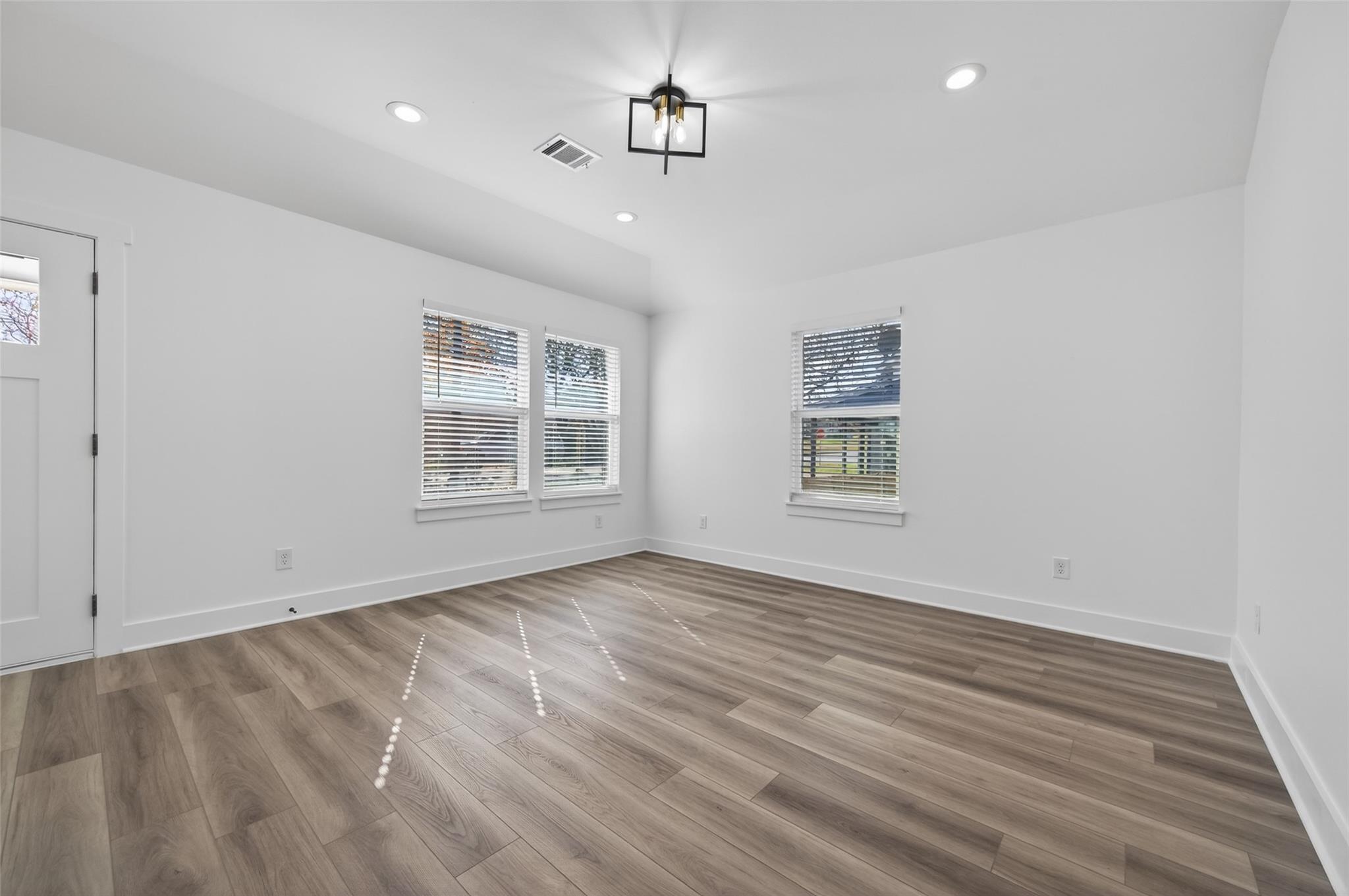 512 W Jefferson Street