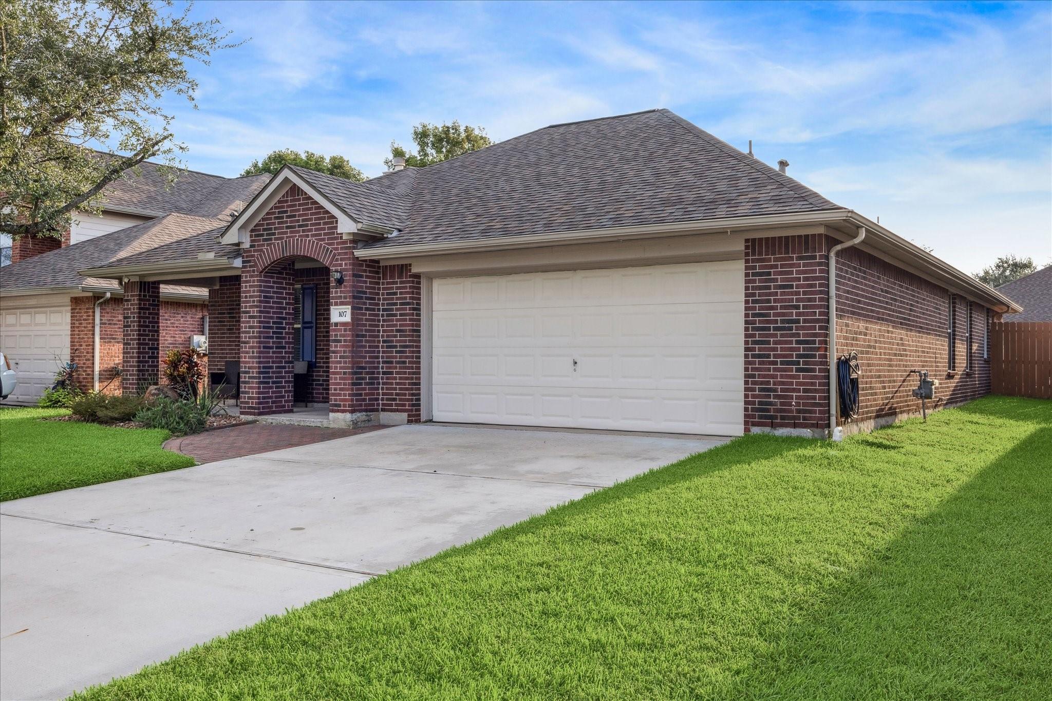 107 Rocky Cove Lane, Dickinson