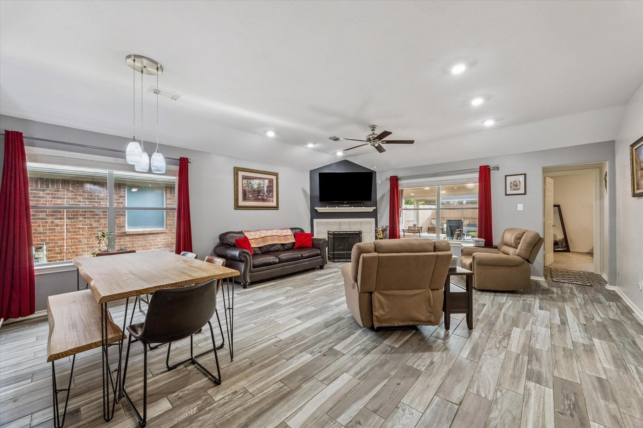 107 Rocky Cove Lane, Dickinson