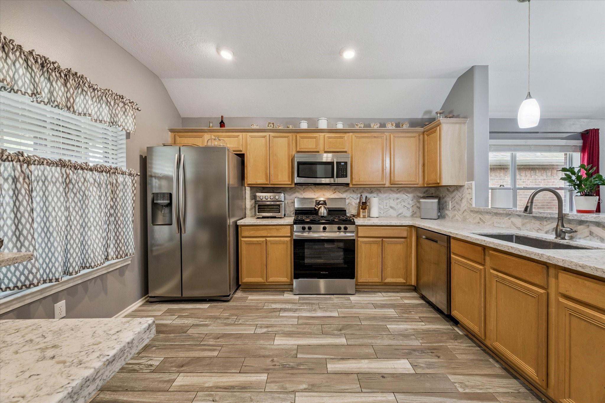 107 Rocky Cove Lane, Dickinson