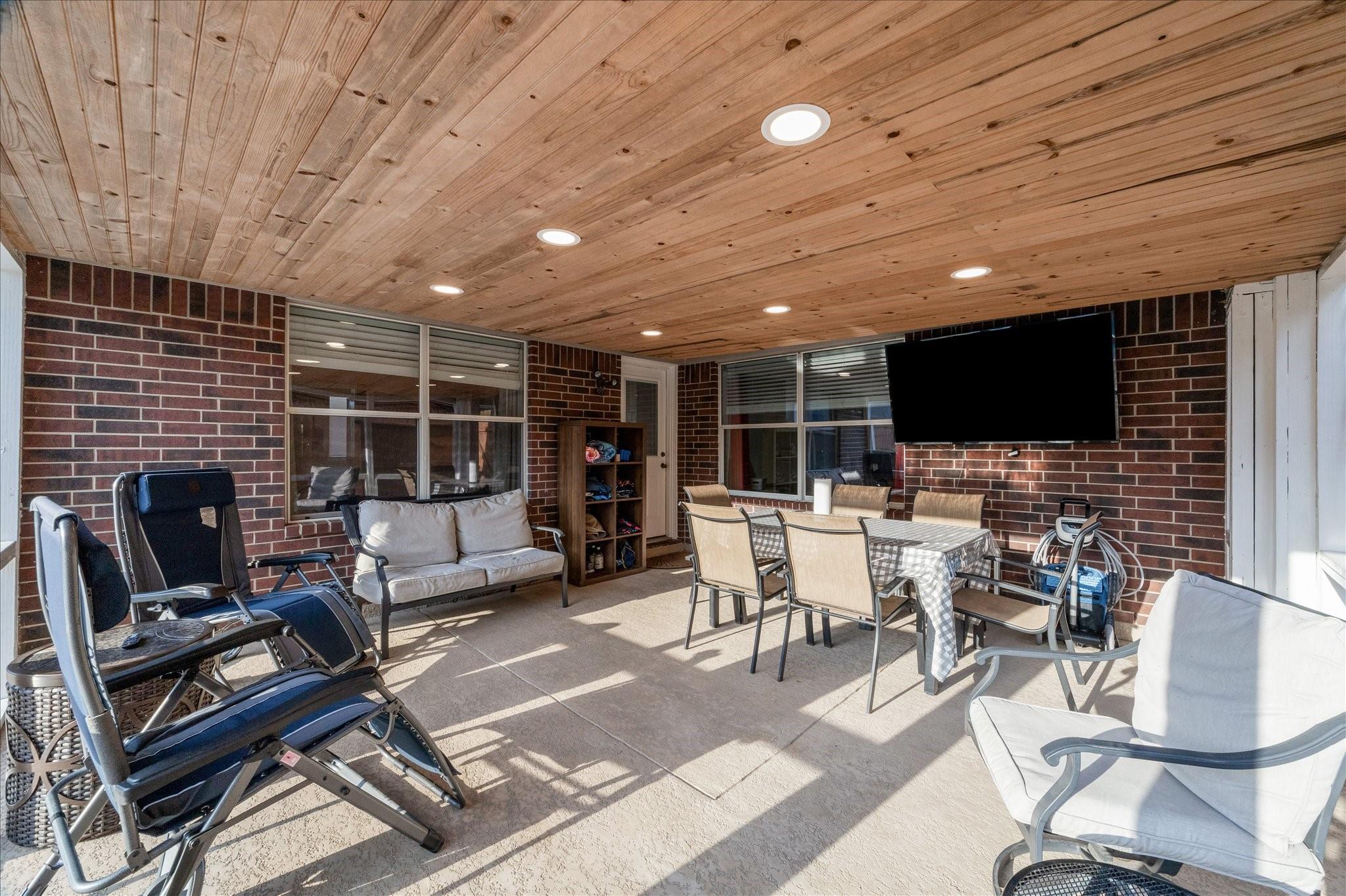 107 Rocky Cove Lane, Dickinson