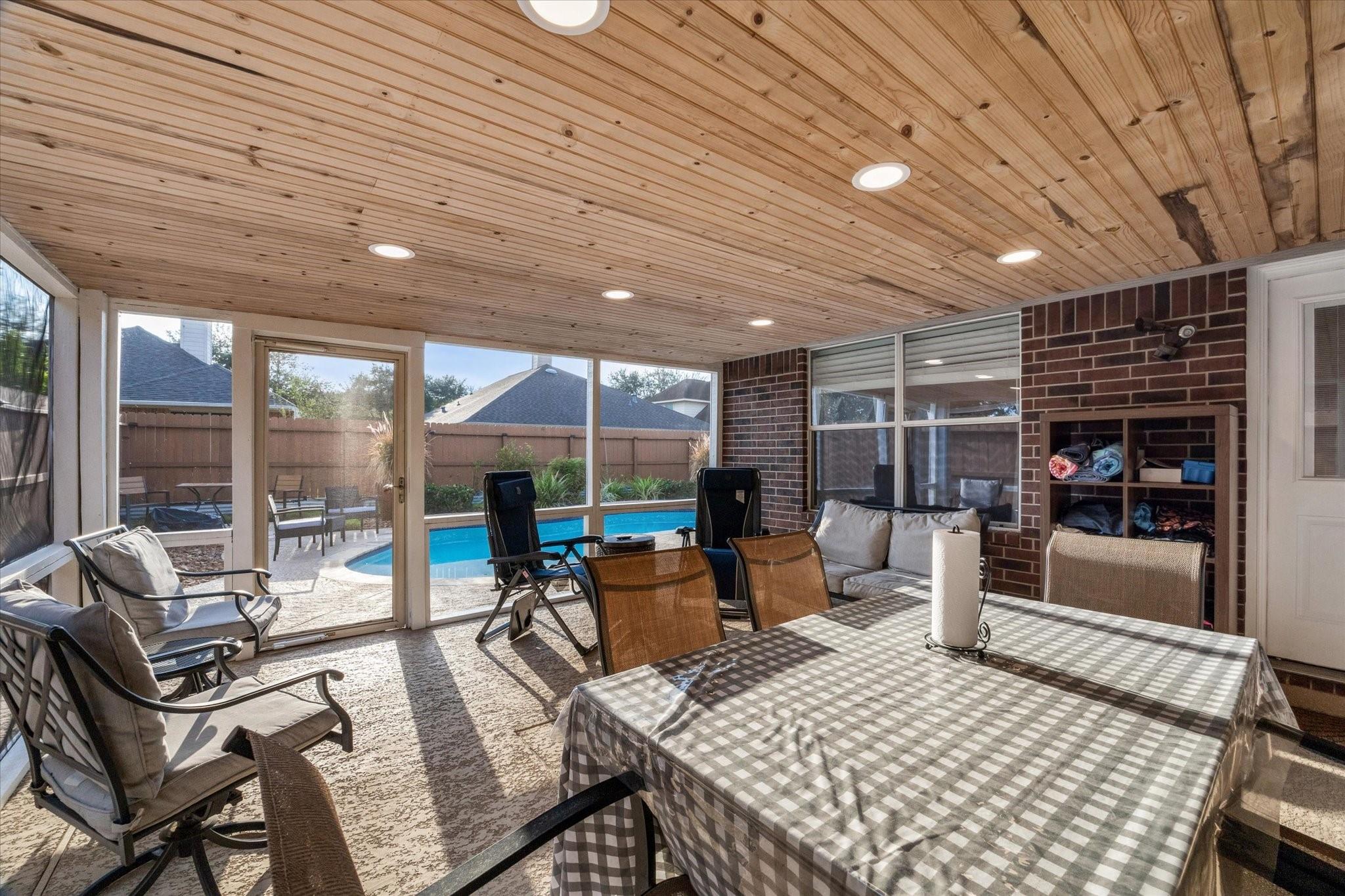 107 Rocky Cove Lane, Dickinson