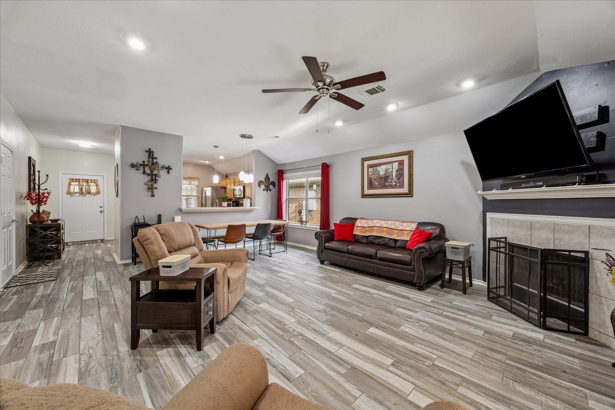 107 Rocky Cove Lane, Dickinson