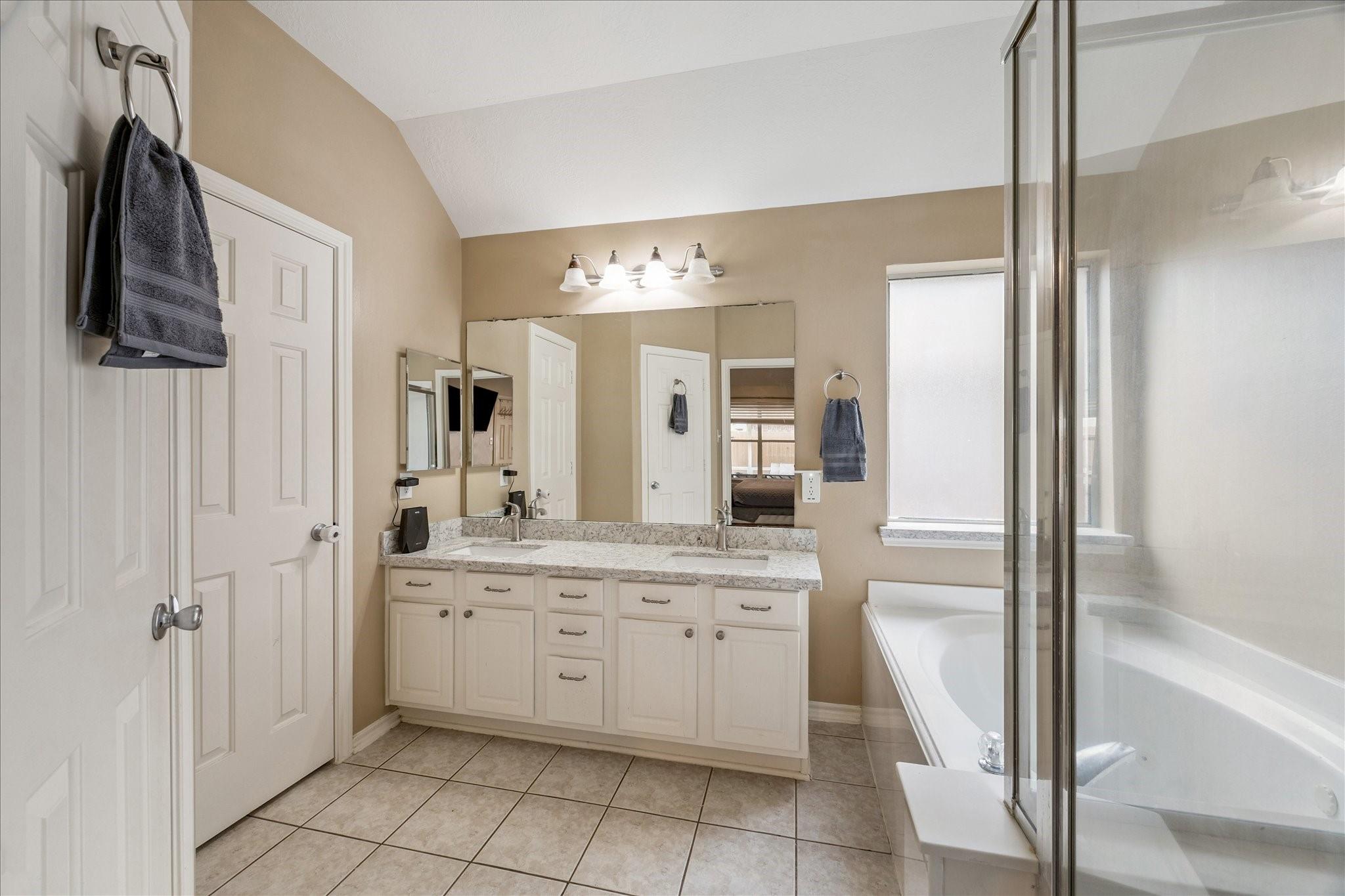 107 Rocky Cove Lane, Dickinson