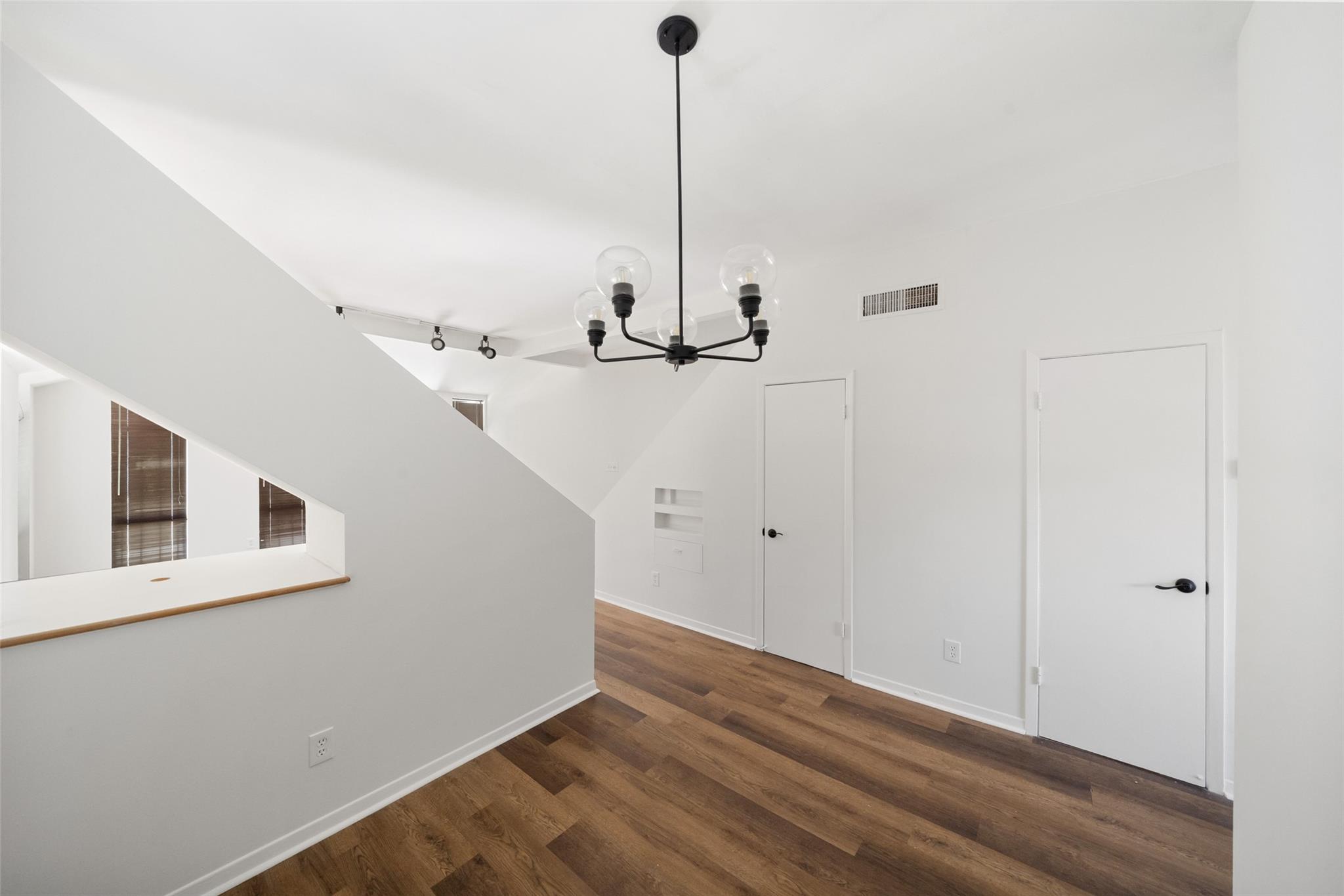 518 Hawthorne Street # 1