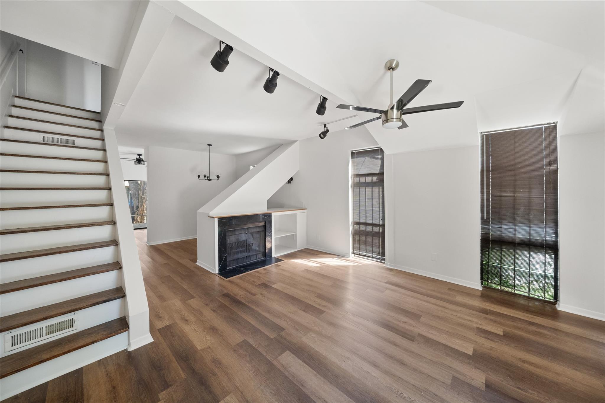 518 Hawthorne Street # 1