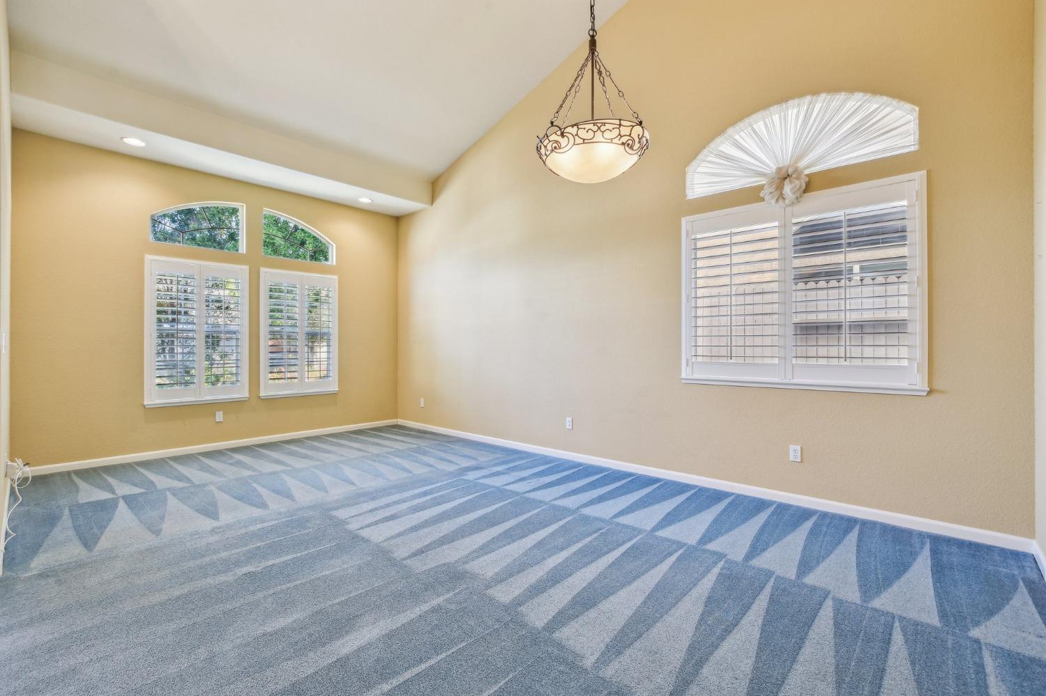 5115 Whisper Oaks Lane