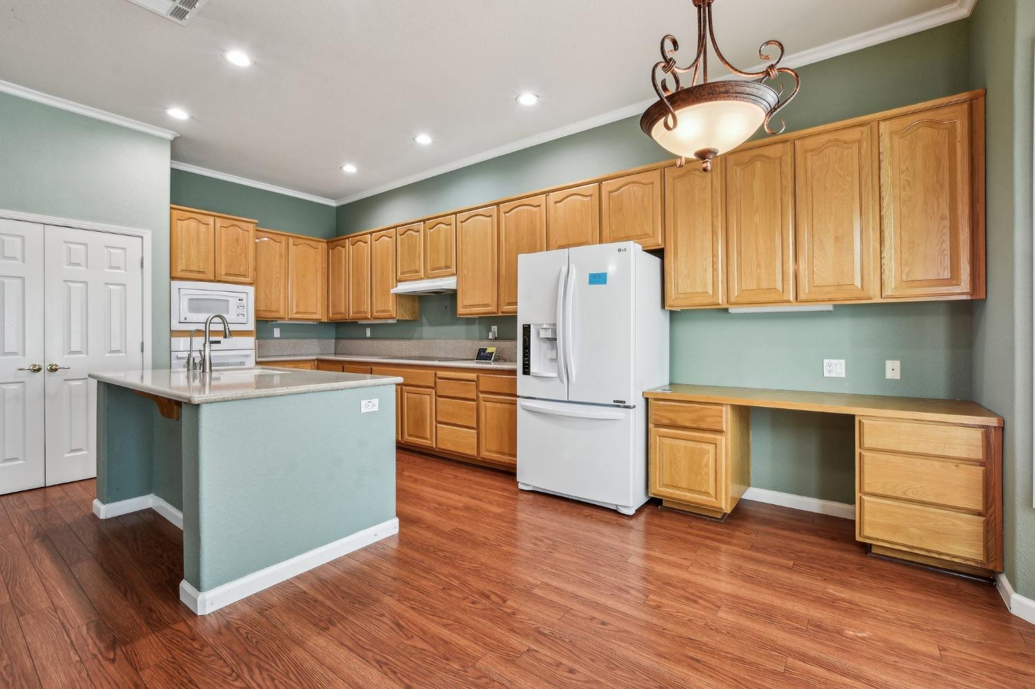 5115 Whisper Oaks Lane