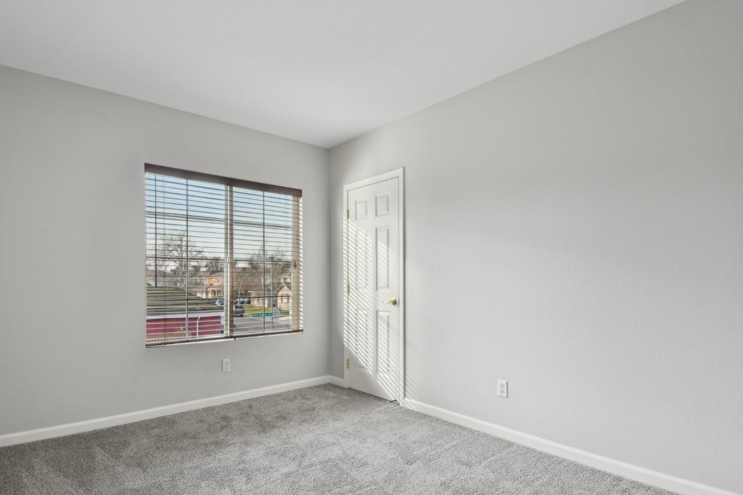 2960 Flora Springs Way