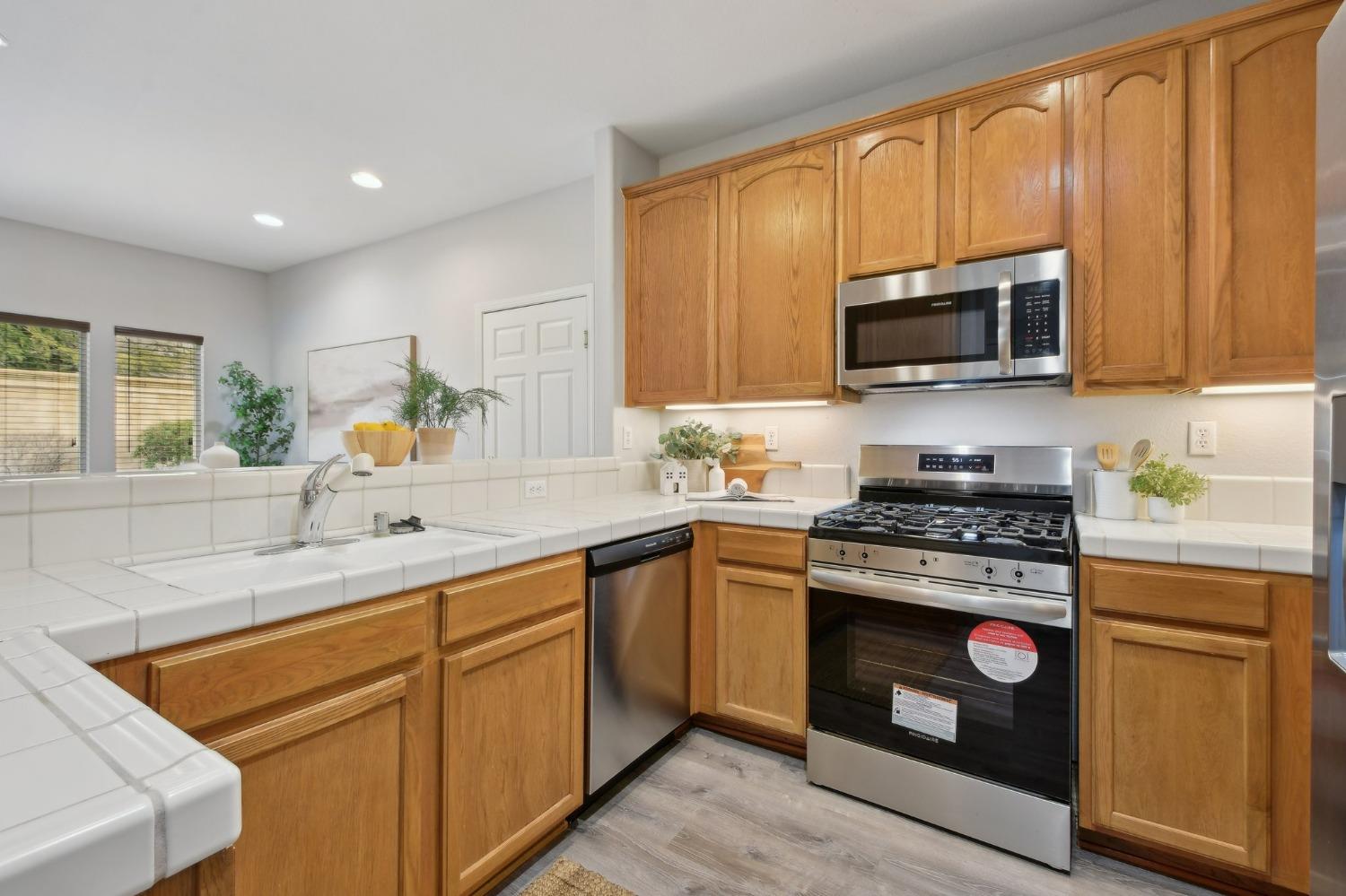 2960 Flora Springs Way