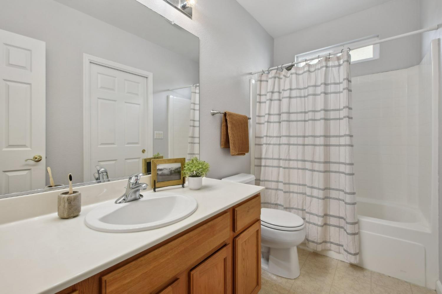 2960 Flora Springs Way