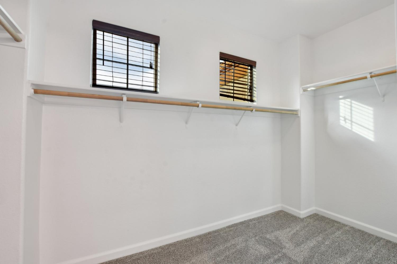 2960 Flora Springs Way