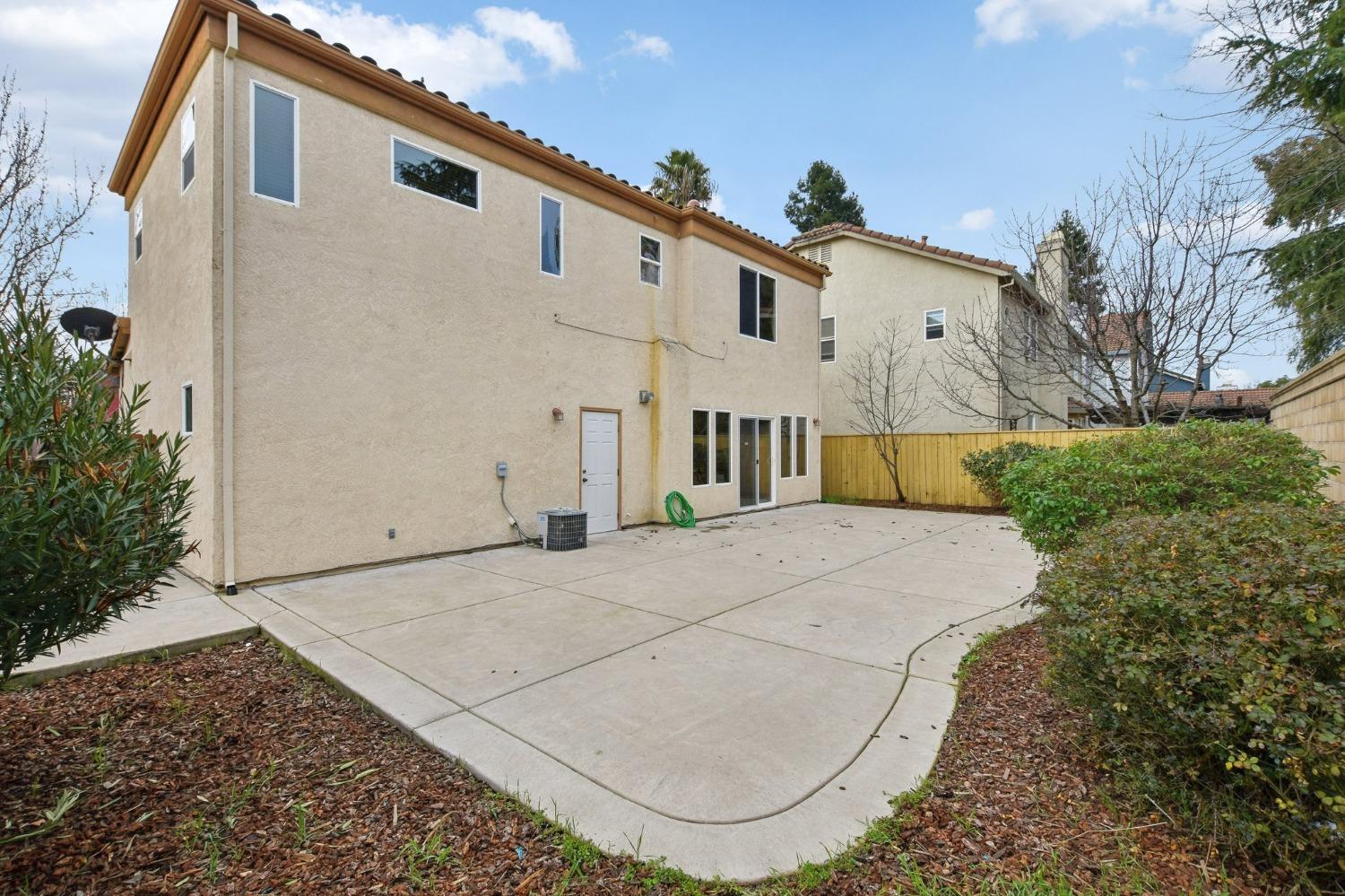 2960 Flora Springs Way