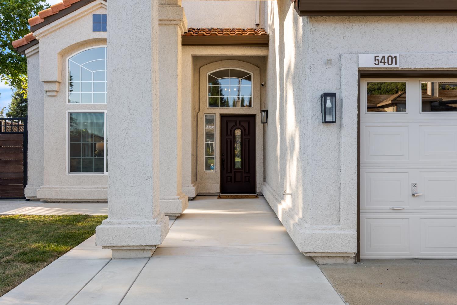 5401 Casa Grande Avenue