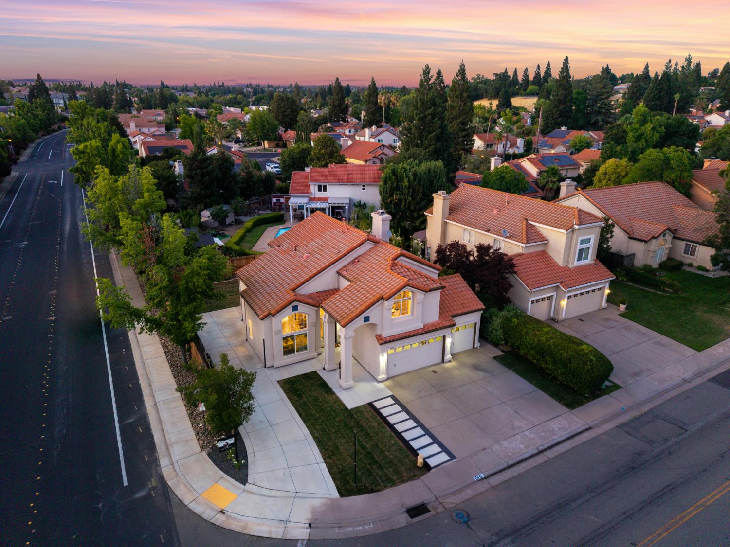 5401 Casa Grande Avenue