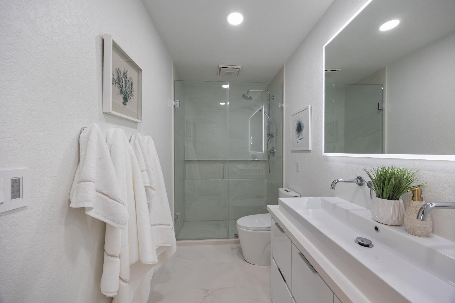 5401 Casa Grande Avenue