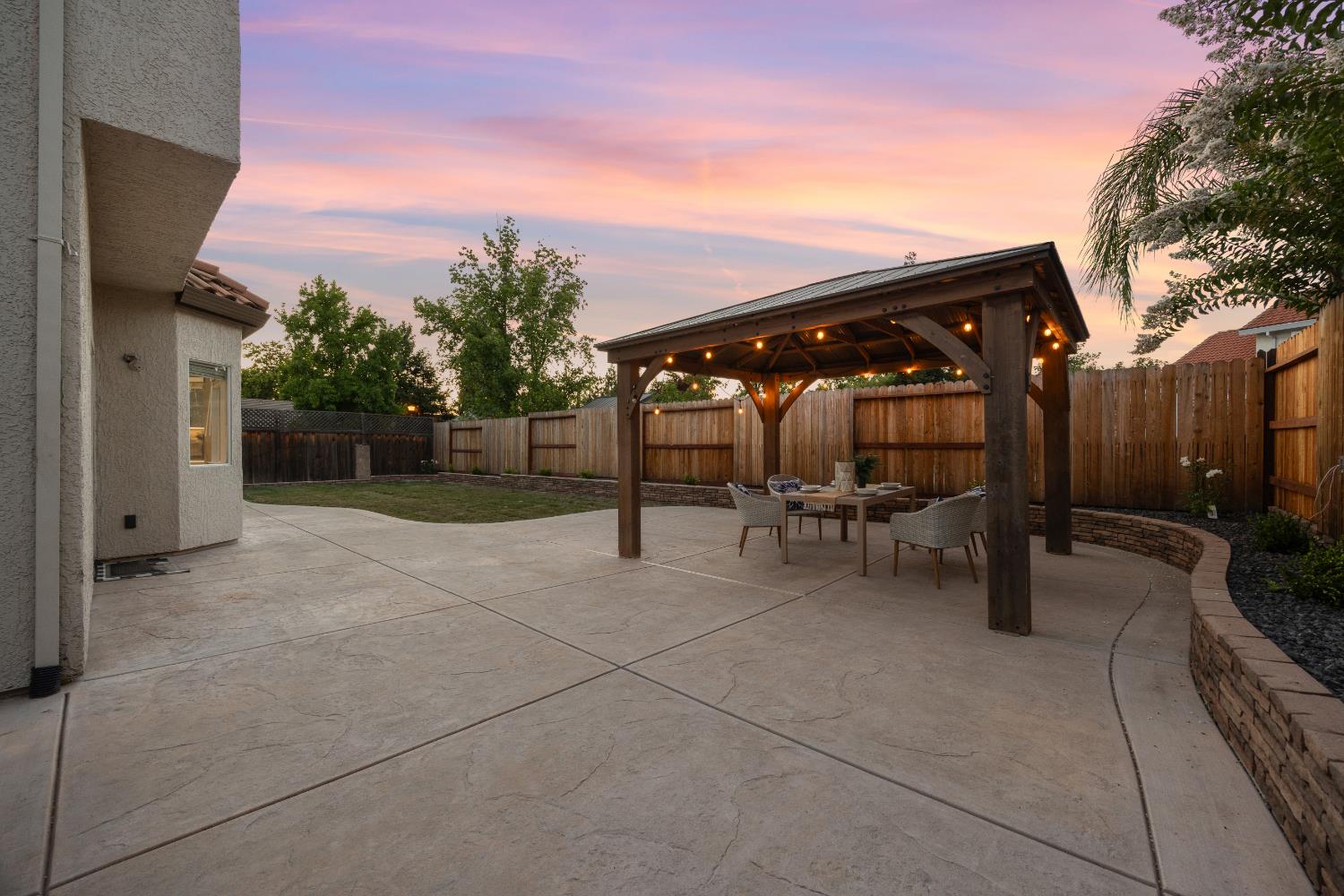 5401 Casa Grande Avenue