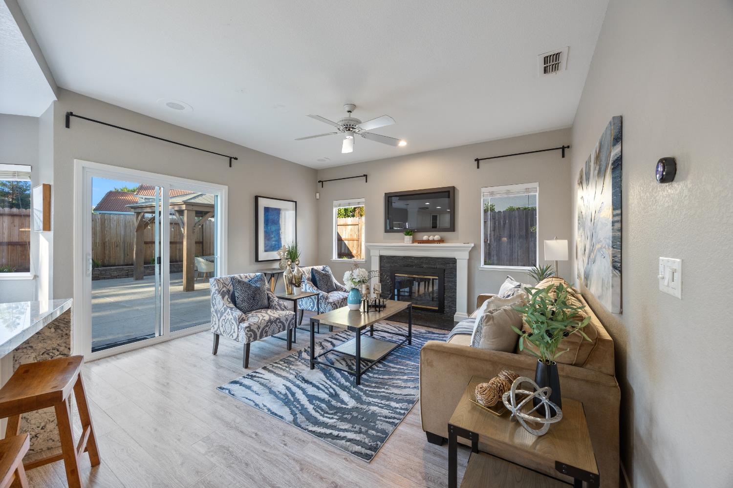 5401 Casa Grande Avenue