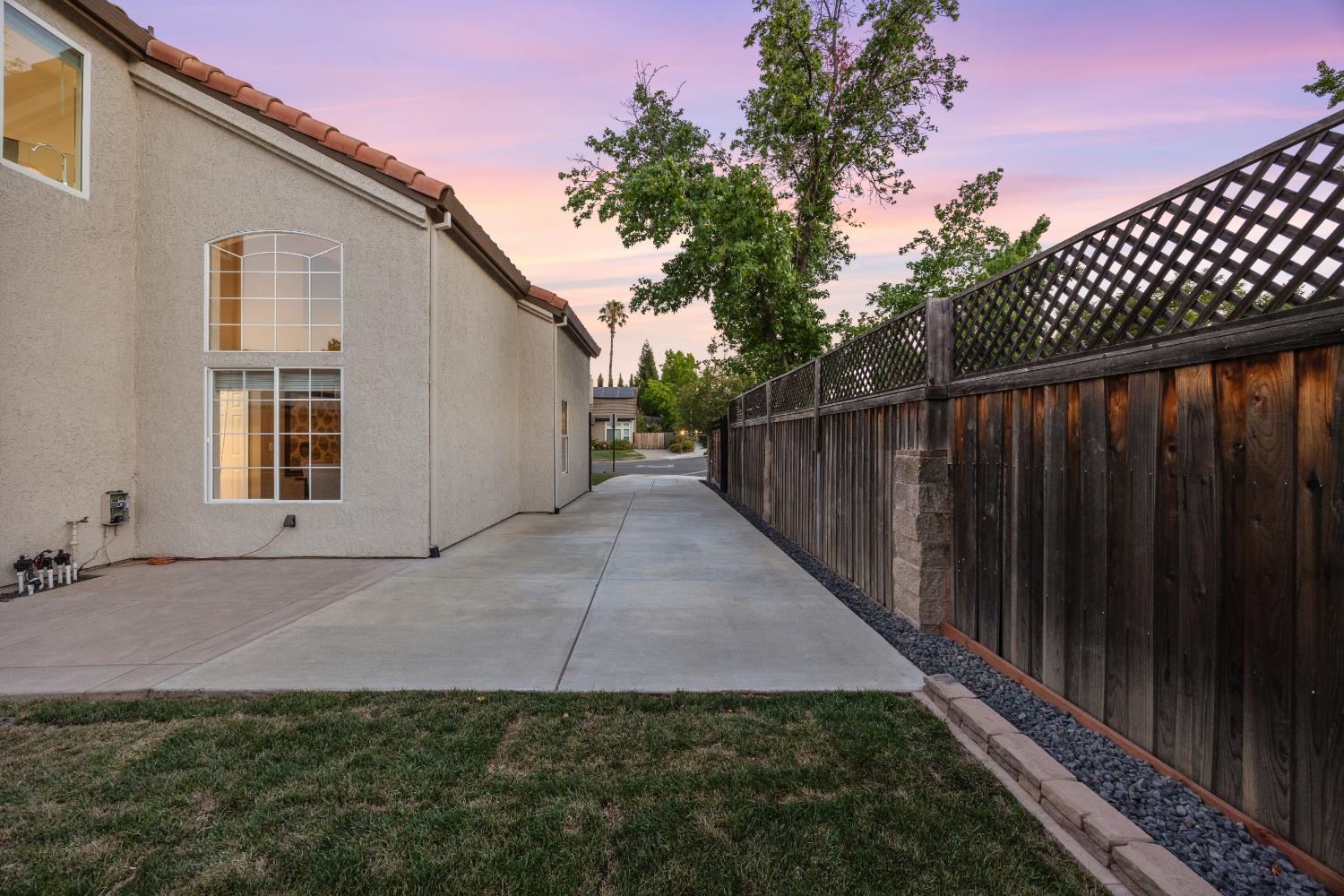 5401 Casa Grande Avenue