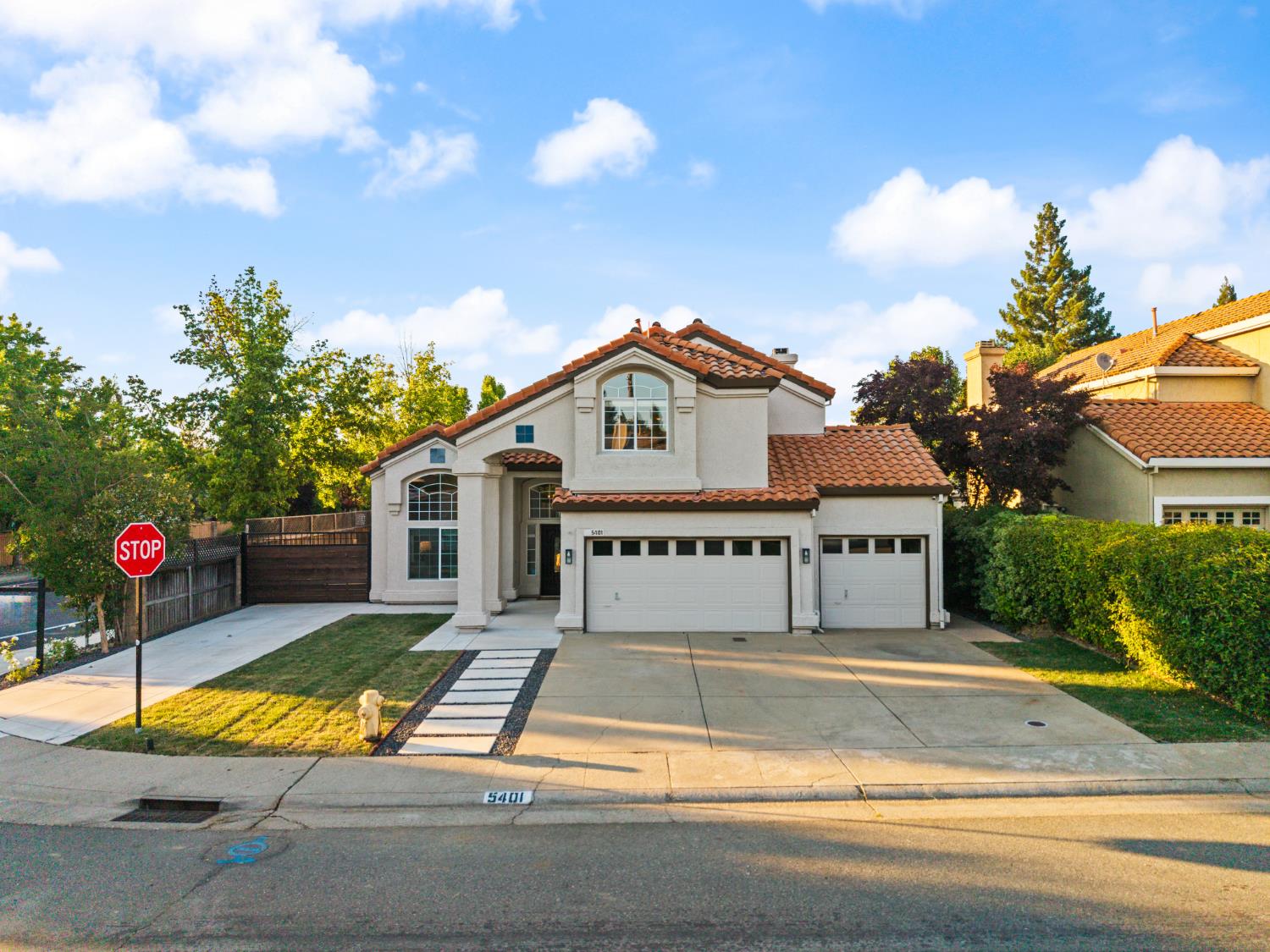 5401 Casa Grande Avenue