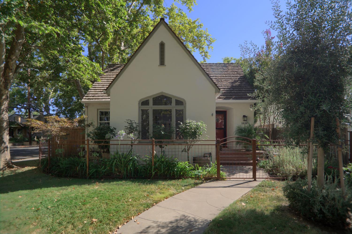 1836 Beverly Way