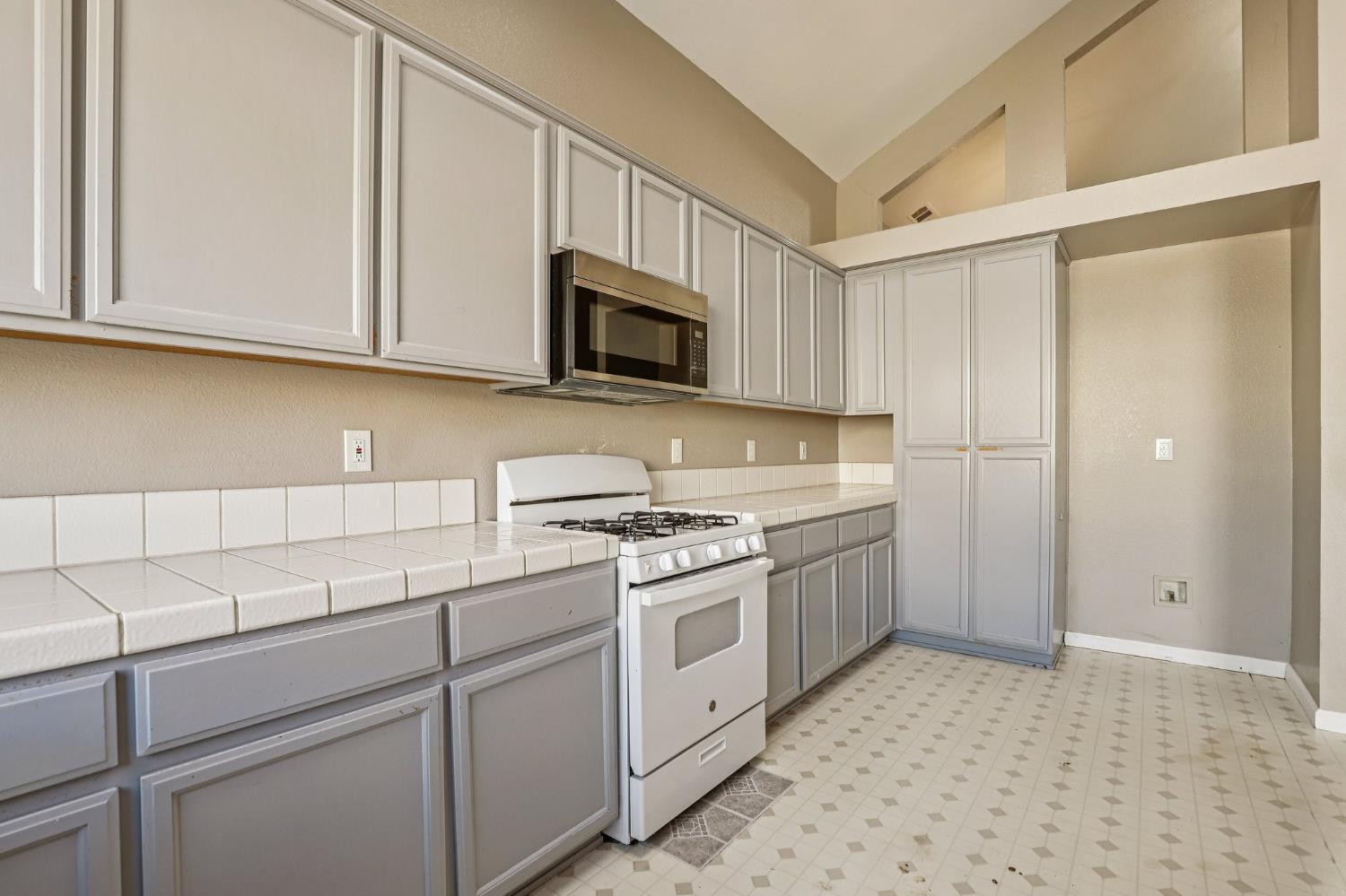 10599 Rubicon Avenue