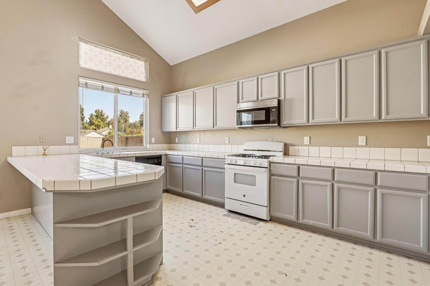 10599 Rubicon Avenue