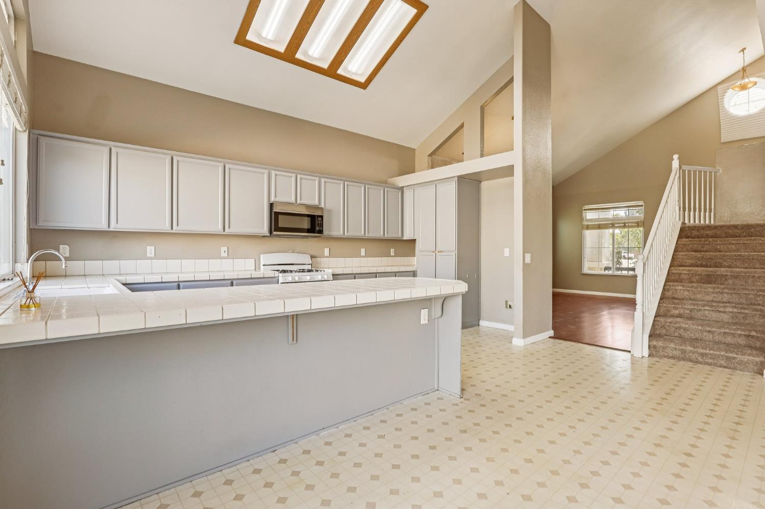 10599 Rubicon Avenue