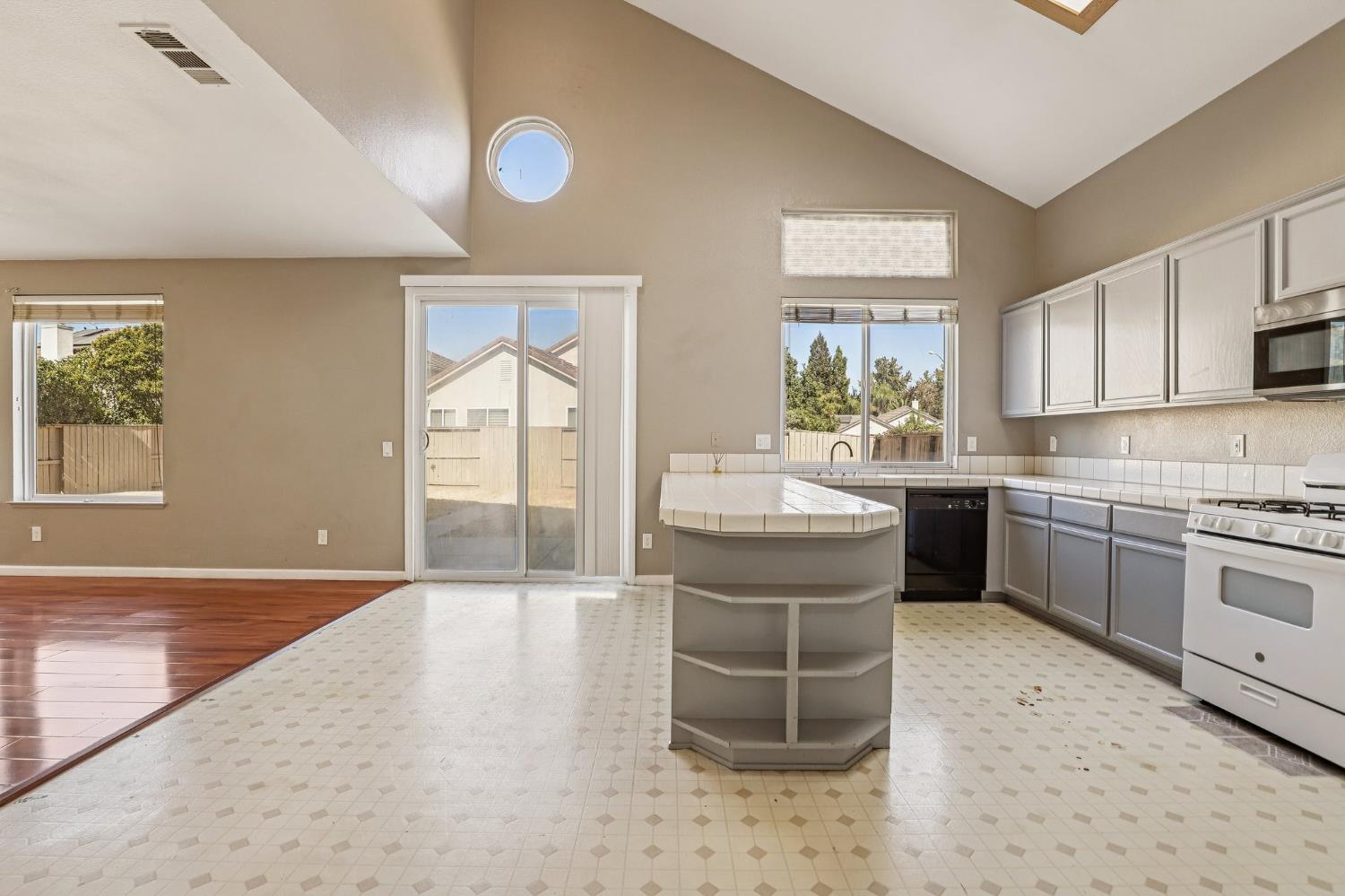 10599 Rubicon Avenue