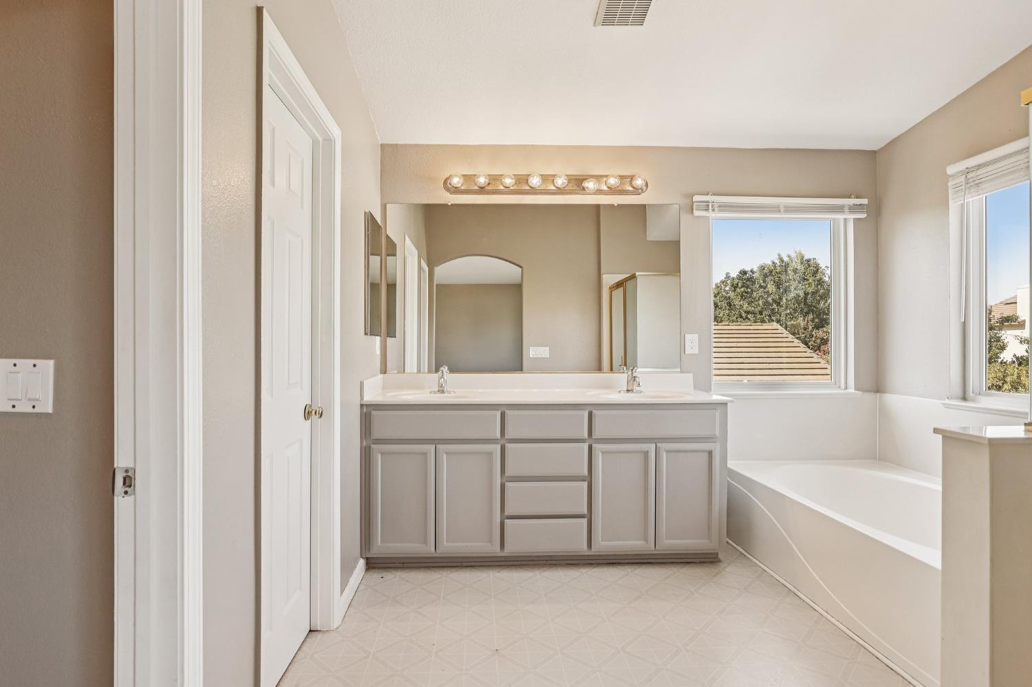 10599 Rubicon Avenue