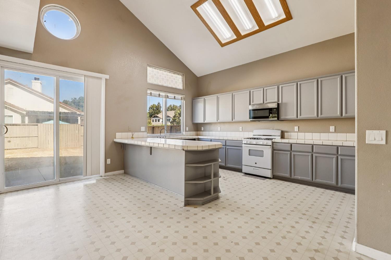 10599 Rubicon Avenue